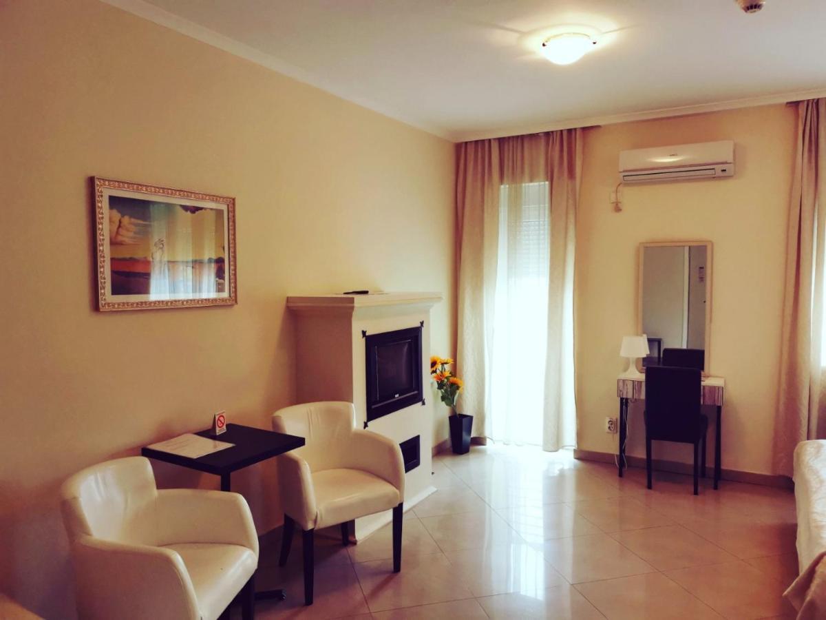 Garni Hotel Dash 노비사드 외부 사진
