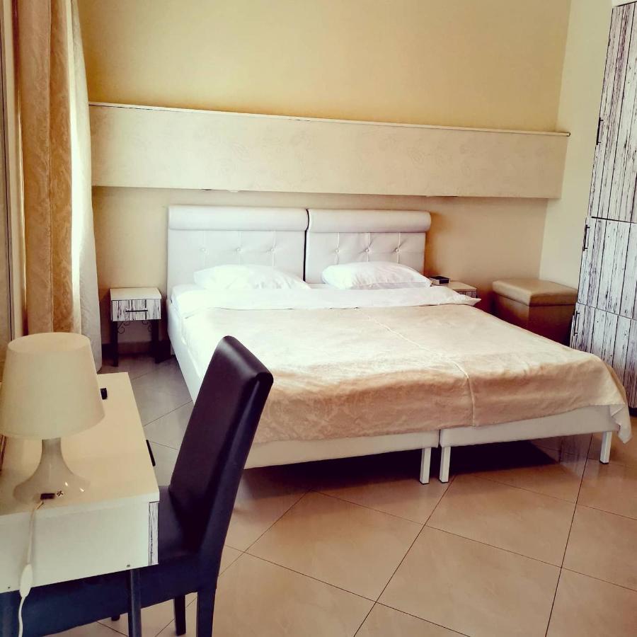 Garni Hotel Dash 노비사드 외부 사진