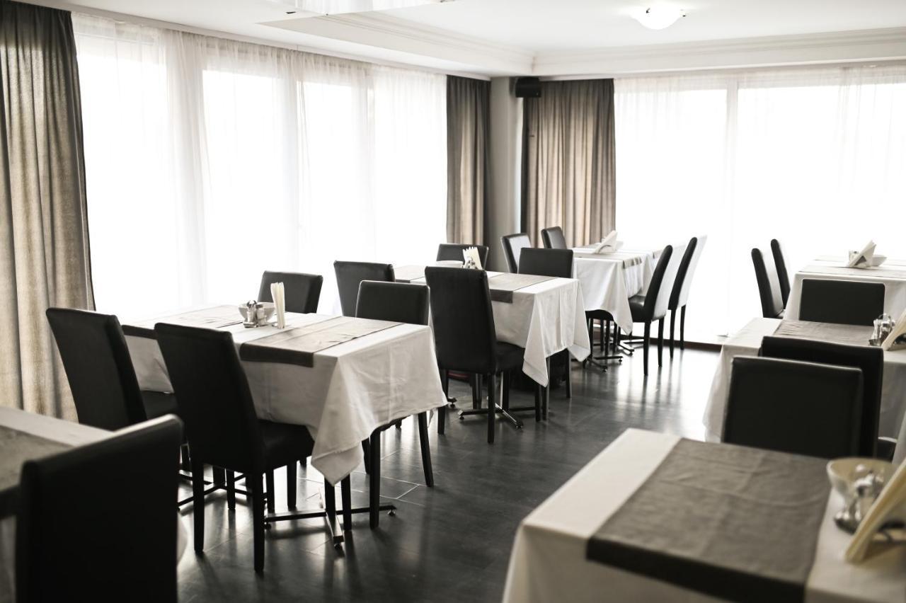 Garni Hotel Dash 노비사드 외부 사진