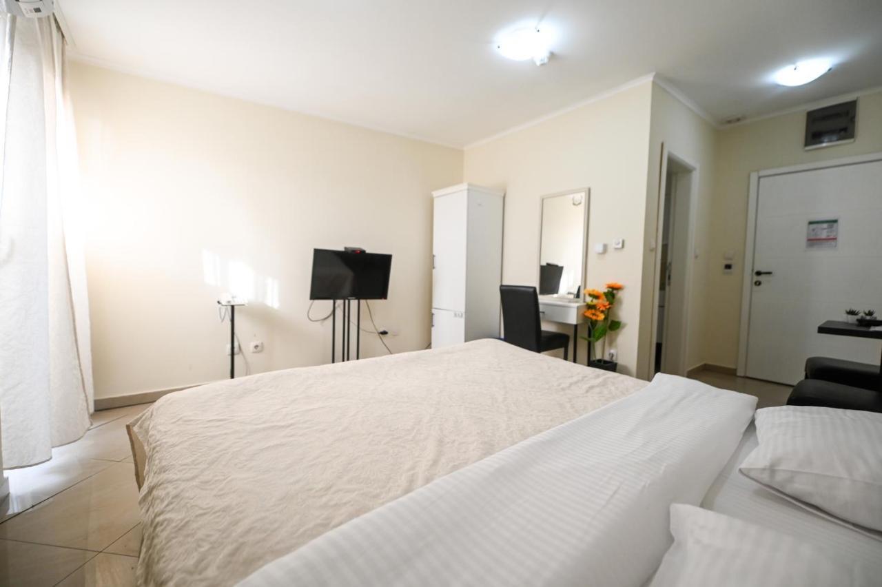 Garni Hotel Dash 노비사드 외부 사진