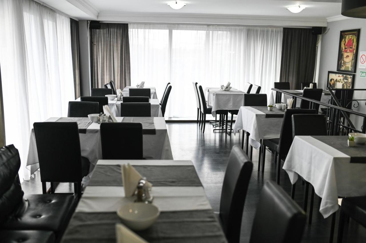 Garni Hotel Dash 노비사드 외부 사진